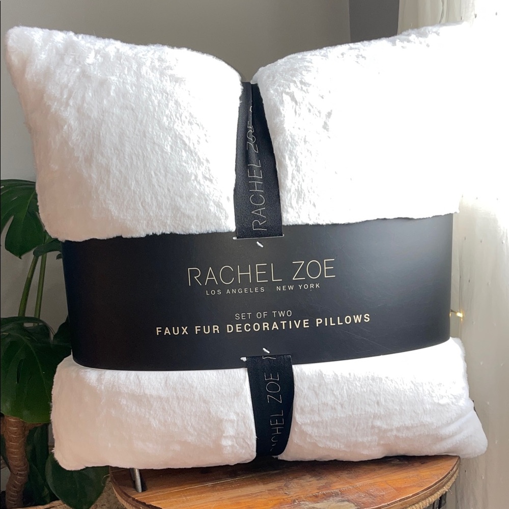 🎉HP🎉~Rachel Zoe Plush White Faux Fur Pillows - Picture 6 of 16